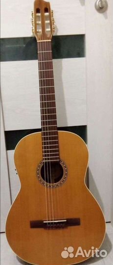 Классическая гитара с подключением