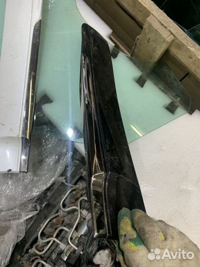 Накладка задней двери Лексус GX460 2012-2018