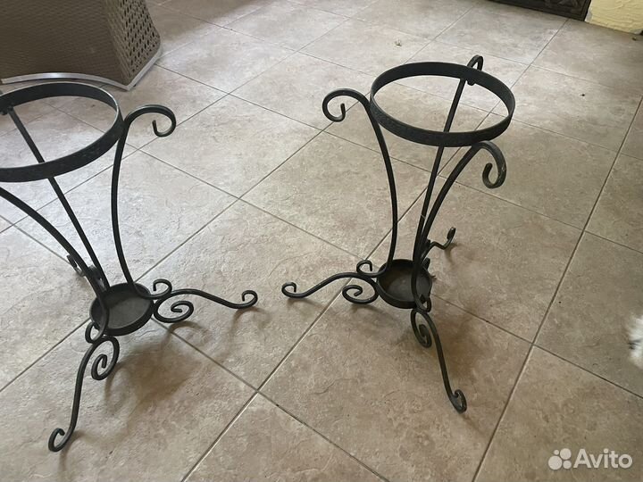 Подставка для цветов напольная чугугнгая