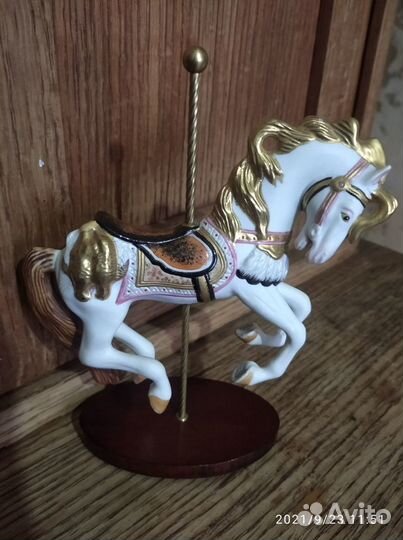 Статуэтка Лошадка карусель