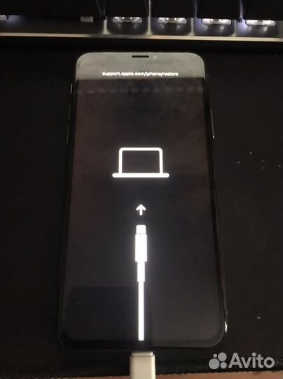 Телефон iPhone 10