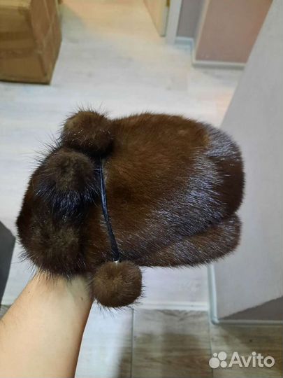 Женские меховые шапки