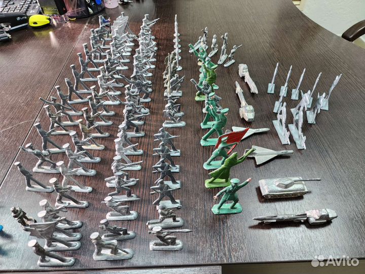 Солдатики 311штук