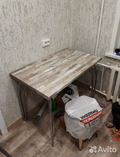 Кухонный стол