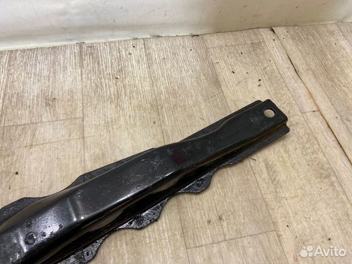 Балка продольная (лыжа ) передняя Mitsubishi