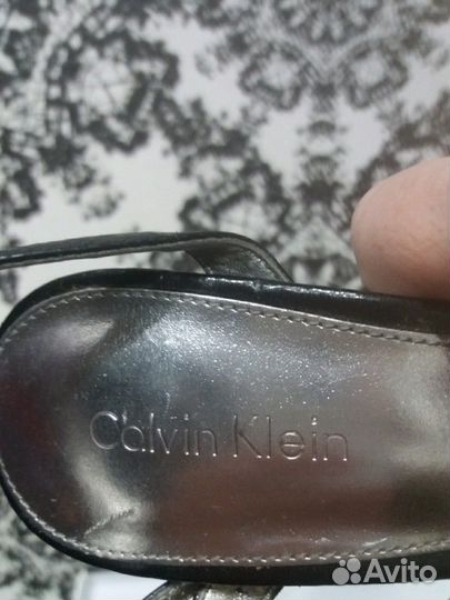 Босоножки кожаные. calvin klein. Америка. р.35