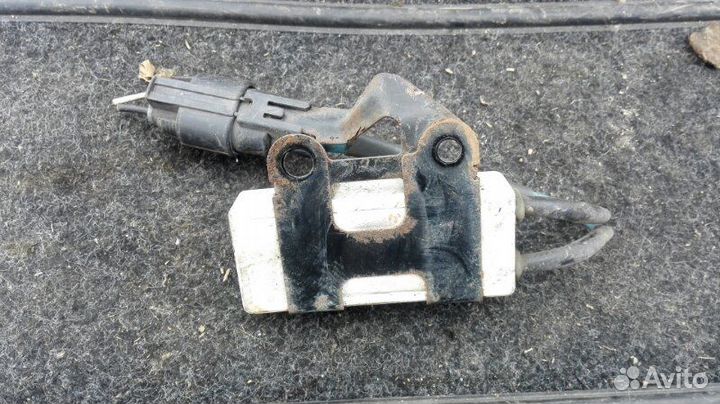 Блок управления вентилятором Toyota Avensis 2 250