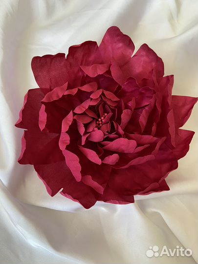 Брошь ручной работы цветок из ткани