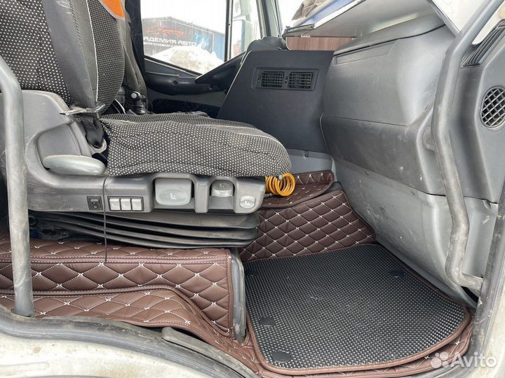 Автоковрики в грузовик Ram Van