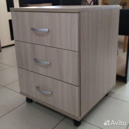 Тумба с 3-я ящиками д.450*гл.450*в.580 Выбеленное