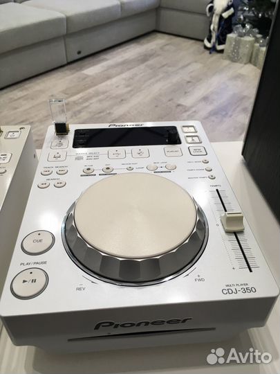 Pioneer 350 pack white