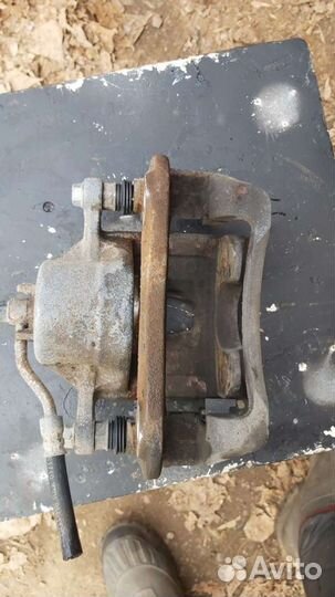 Передние тормозные суппорта