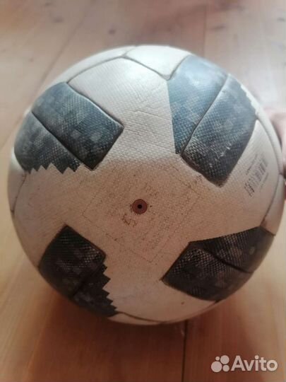 Футбольные мячи