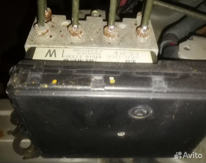 Блок абс Toyota Corolla 120