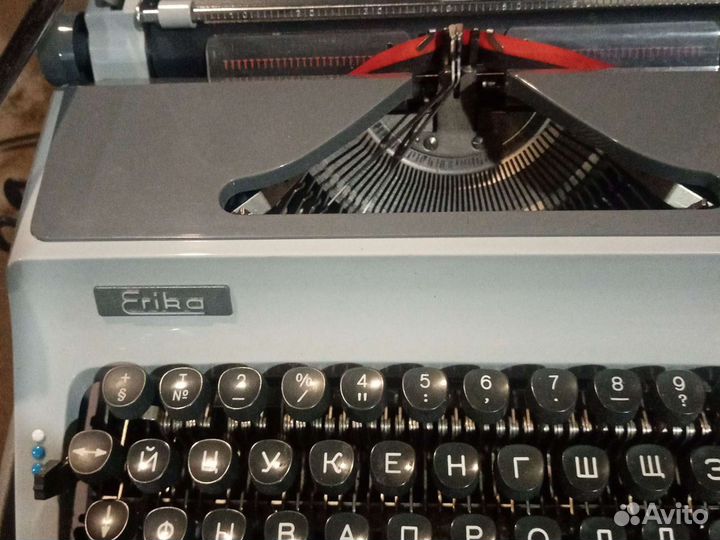 Печатная пишущая машинка