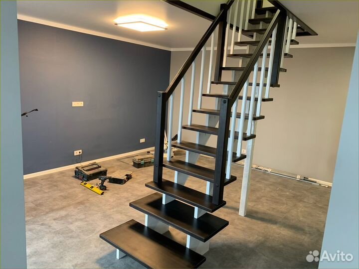 Лестница деревянная