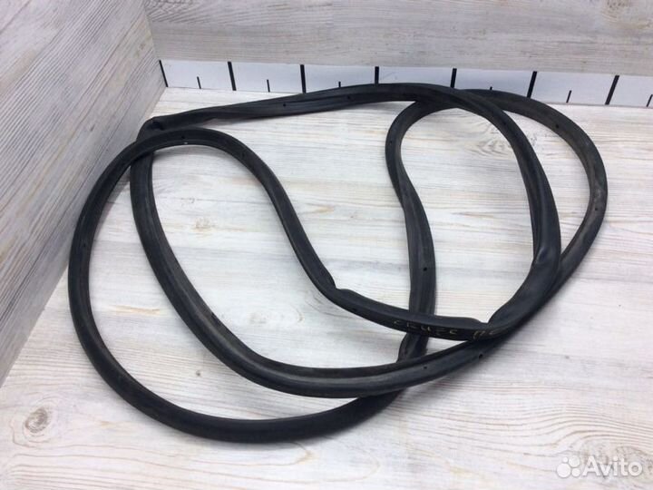 Уплотнитель двери передней левый Chevrolet Cruze