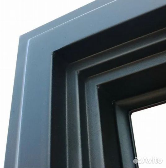 Современная металлическая дверь