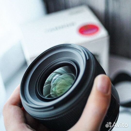 Объектив Tamron 35 mm для Canon