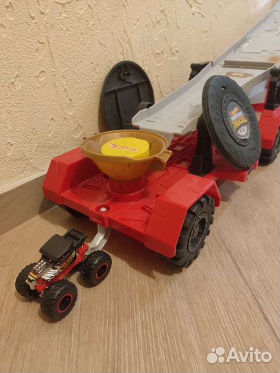 Hot wheels трек передвижная трасса