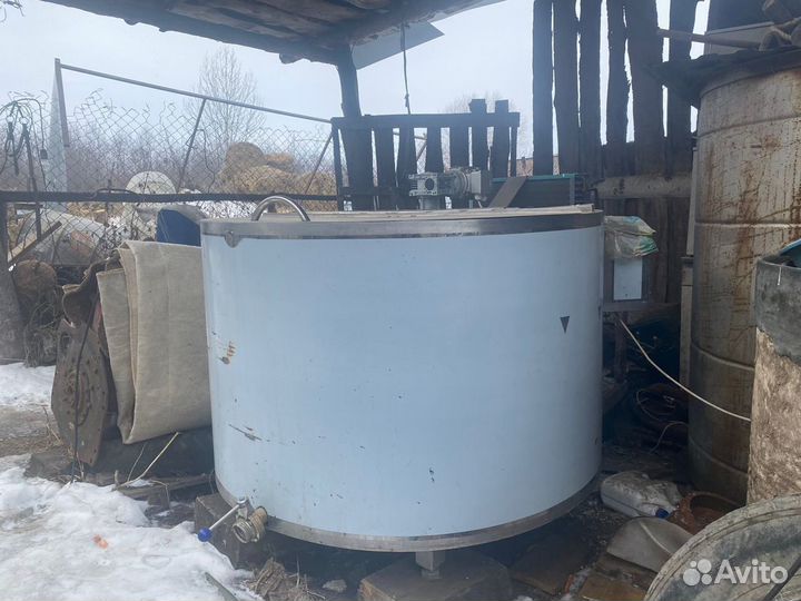 Танк охладитель молока бу