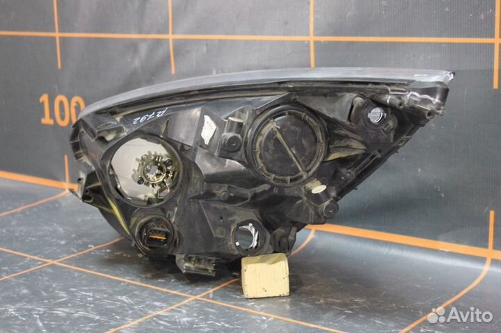 Фара основная правая - Kia Venga