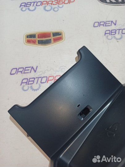 Накладка на центральную консоль Toyota Camry 55