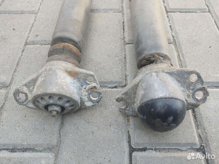 Амортизатор задний Шкода Фабия 1, 2