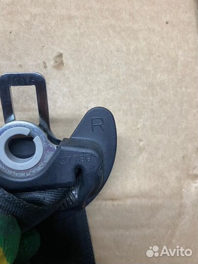 Передний правый ремень безопасности LC 200