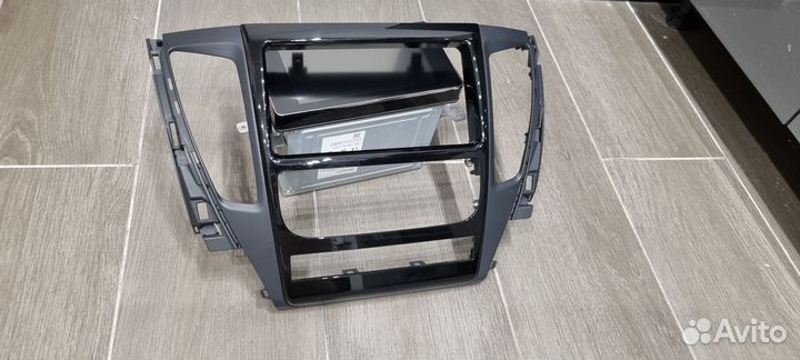 Рамка магнитолы pajero sport 3