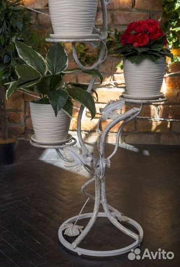 Подставка для цветов напольная металлическая