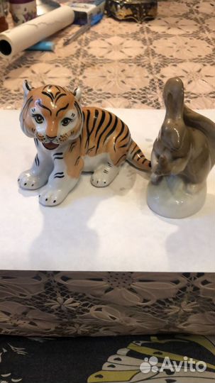 Фарфоровые фигурки собачка,тигр,белочка