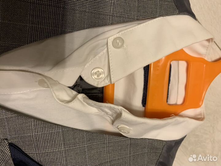 Костюмы (брюки и жилет) next 104 и жилет 110