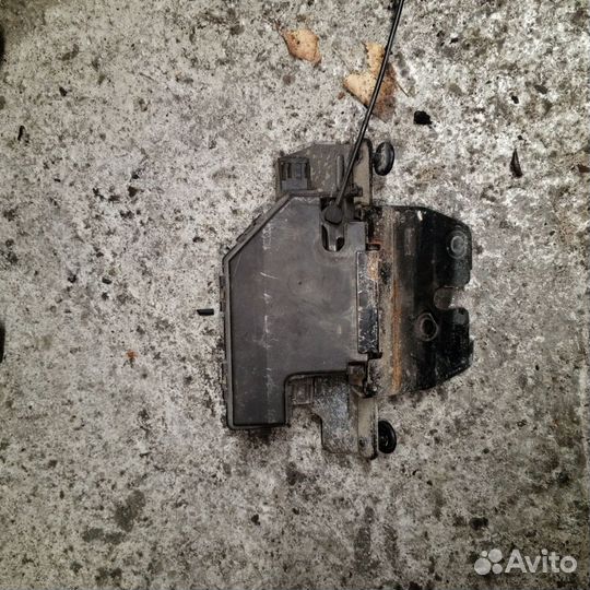 Замок багажника BMW x5 e53