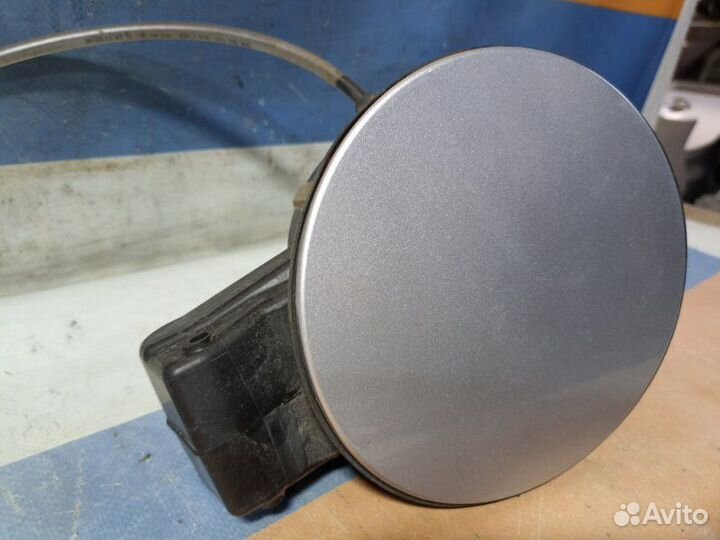 Лючок бензобака с крышкой Volkswagen Polo седан