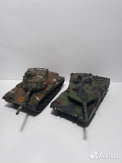 Коллекция моделей танков 1/72 с журналами