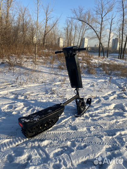 Электрсамокат зимний с гусеницей SnowScooter