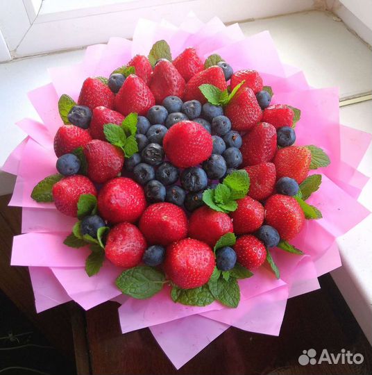 Фруктовые, сухофруктовые и ягодные букеты