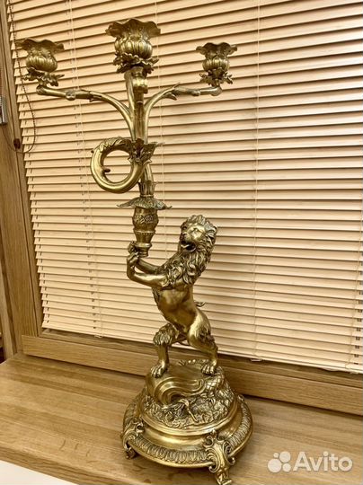 Канделябр роскошный лев