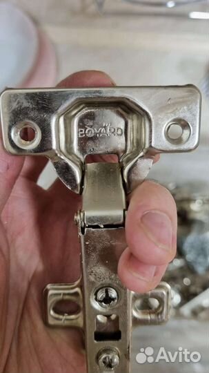 Петли мебельные 32 штуки