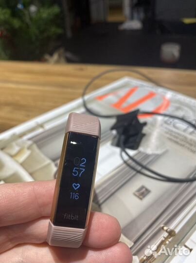 Спортивный браслет с пульсометром Fitbit Alta HR P