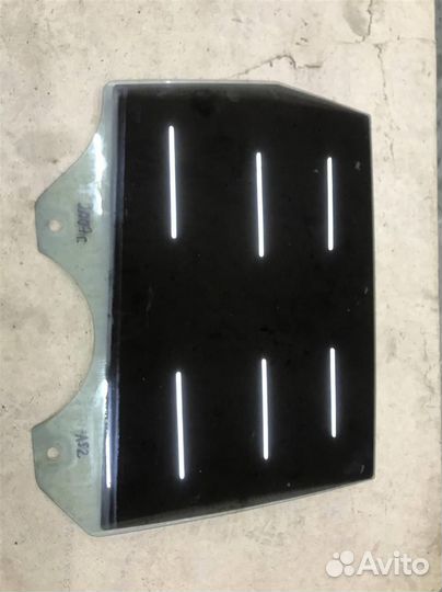 Стекло двери задней правой #: 747 Volkswagen Toua