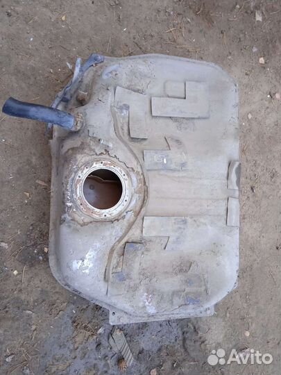 Бензобак nissan ad