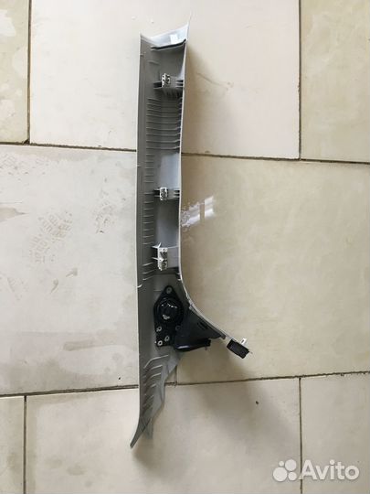 Накладка передней стойки Ford Transit LR