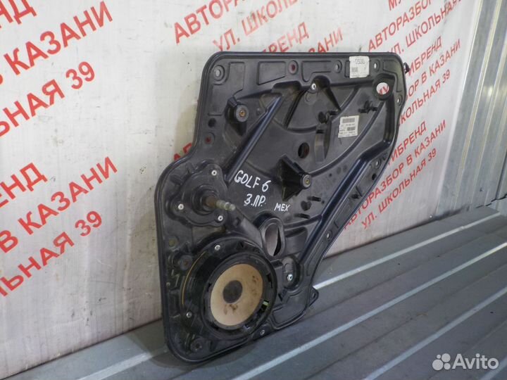 Стеклоподъемник механический задний правый Гольф 6