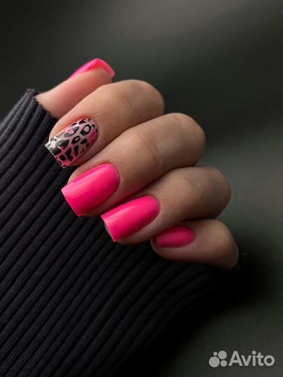 Модель на маникюр