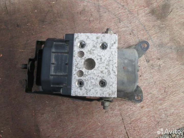 Блок abs Subaru Forester SG5 EJ202 2003/10