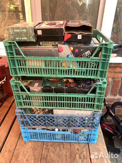 Видеомагнитофон и касеты