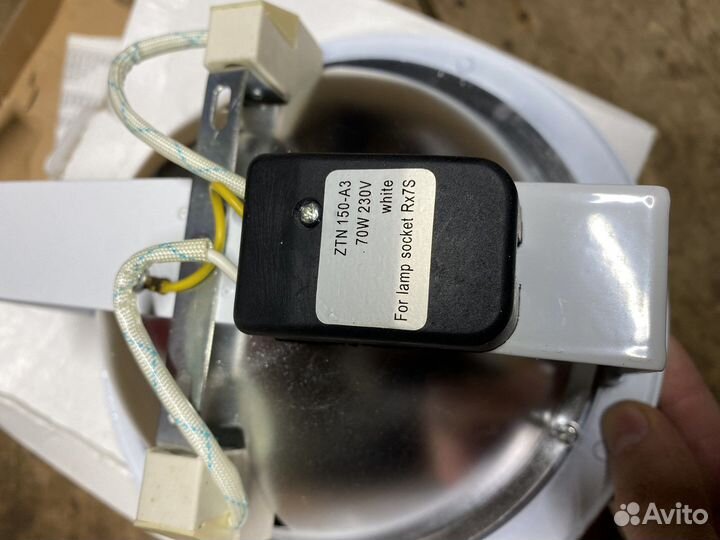 Светильник потолочный