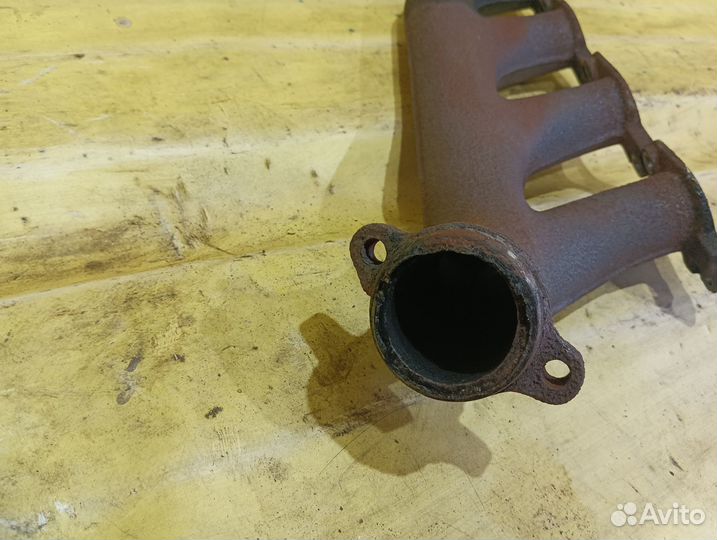 Коллектор выпускной Mercedes Benz W124 1984-1995